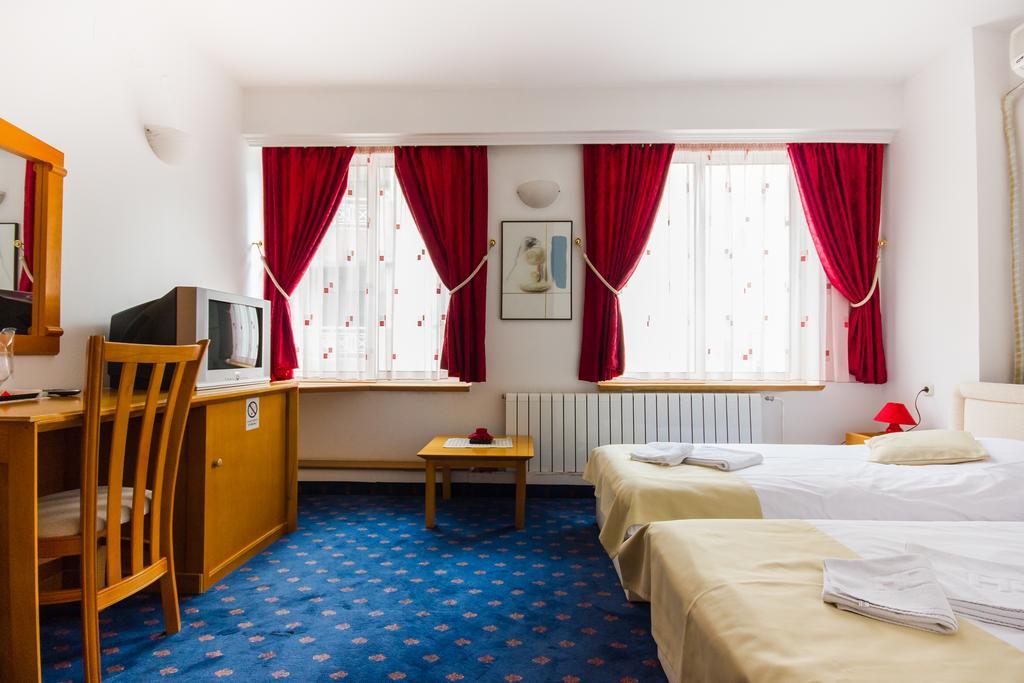 Hotel Residence Inn Skopje Kamer foto