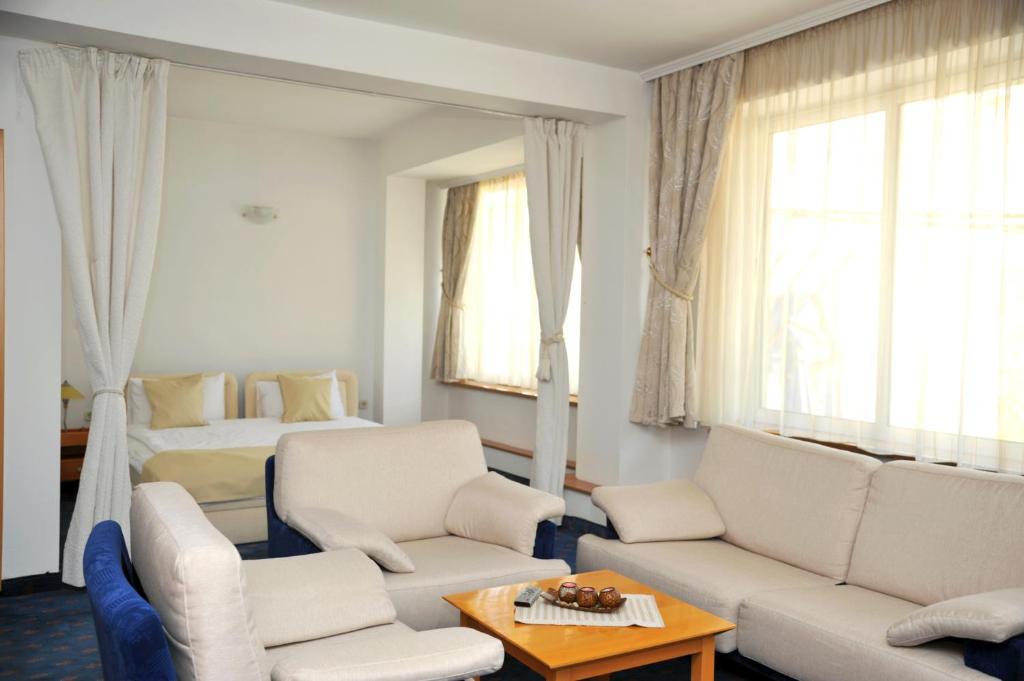 Hotel Residence Inn Skopje Buitenkant foto