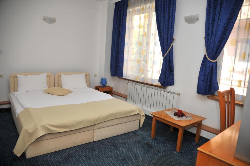 Hotel Residence Inn Skopje Kamer foto