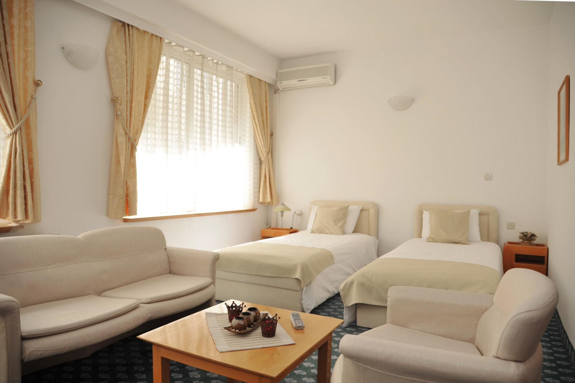 Hotel Residence Inn Skopje Buitenkant foto