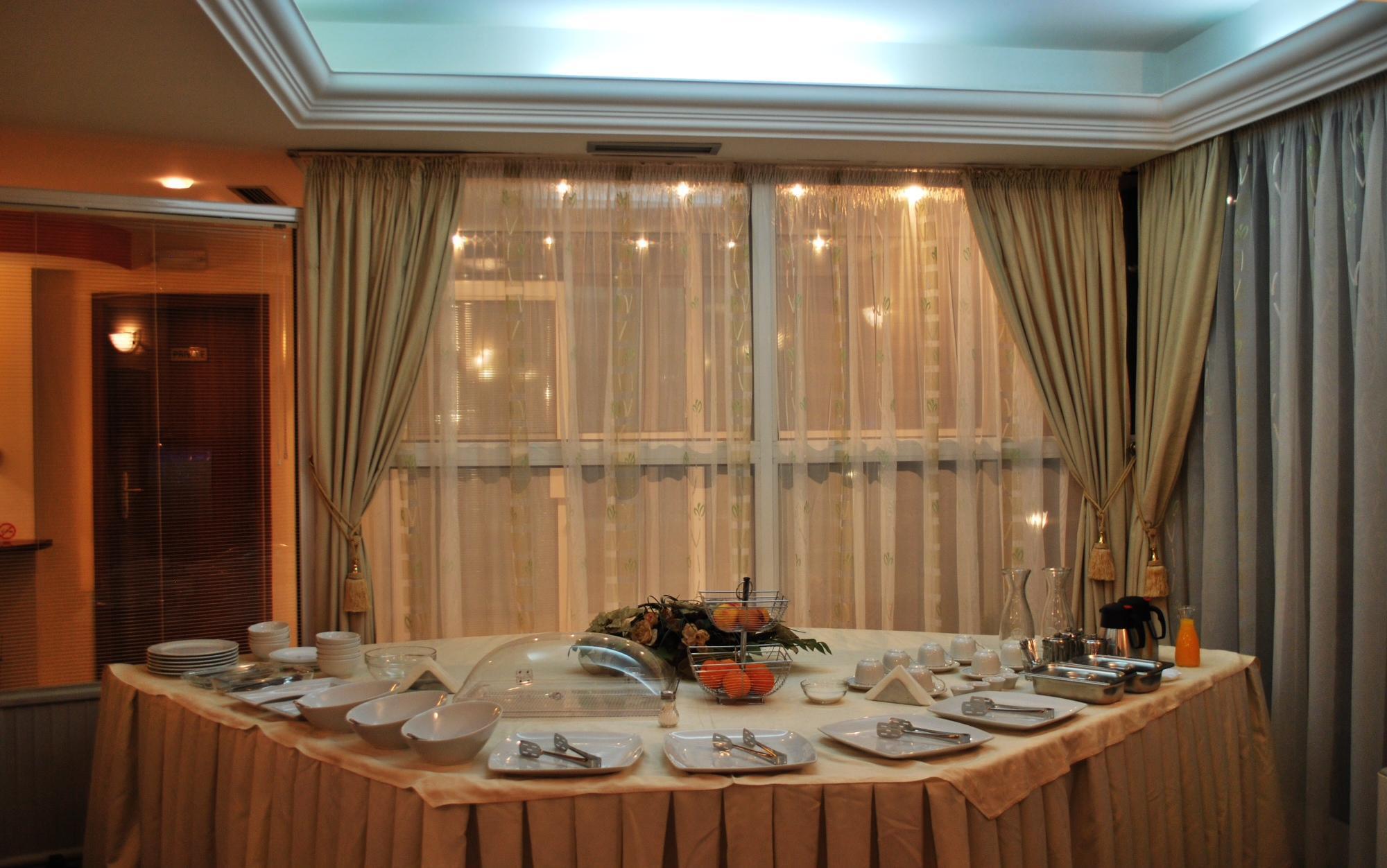 Hotel Residence Inn Skopje Buitenkant foto
