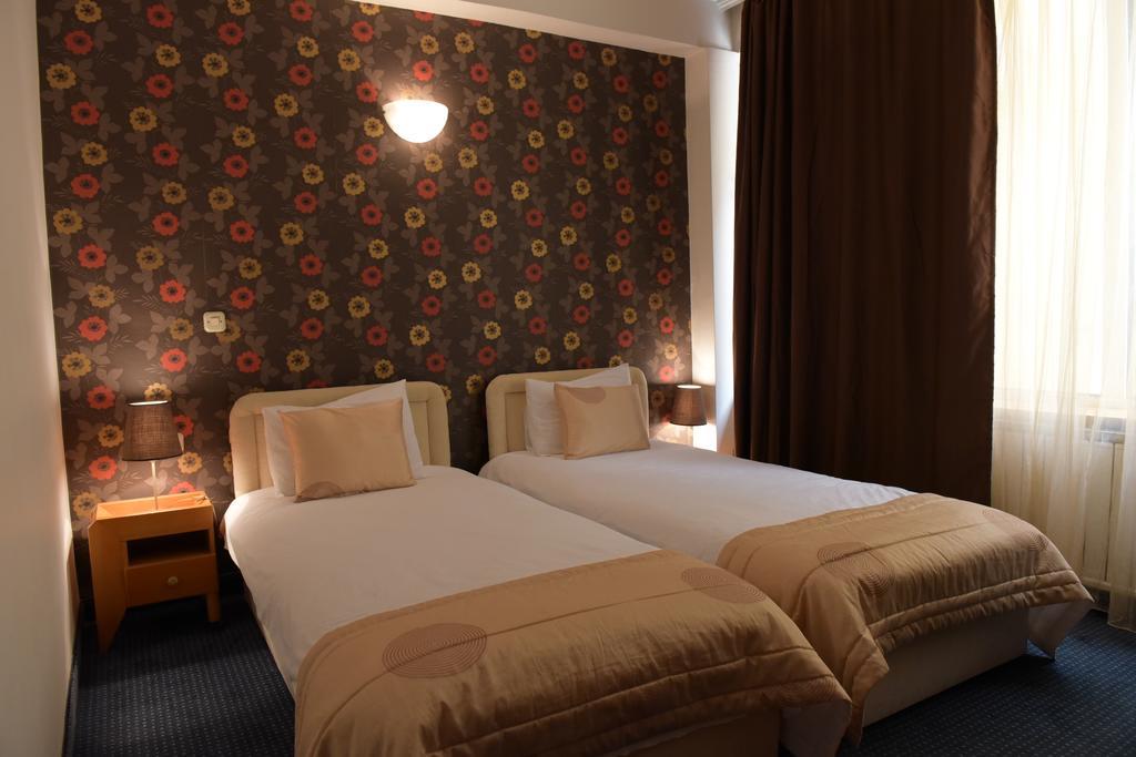 Hotel Residence Inn Skopje Buitenkant foto