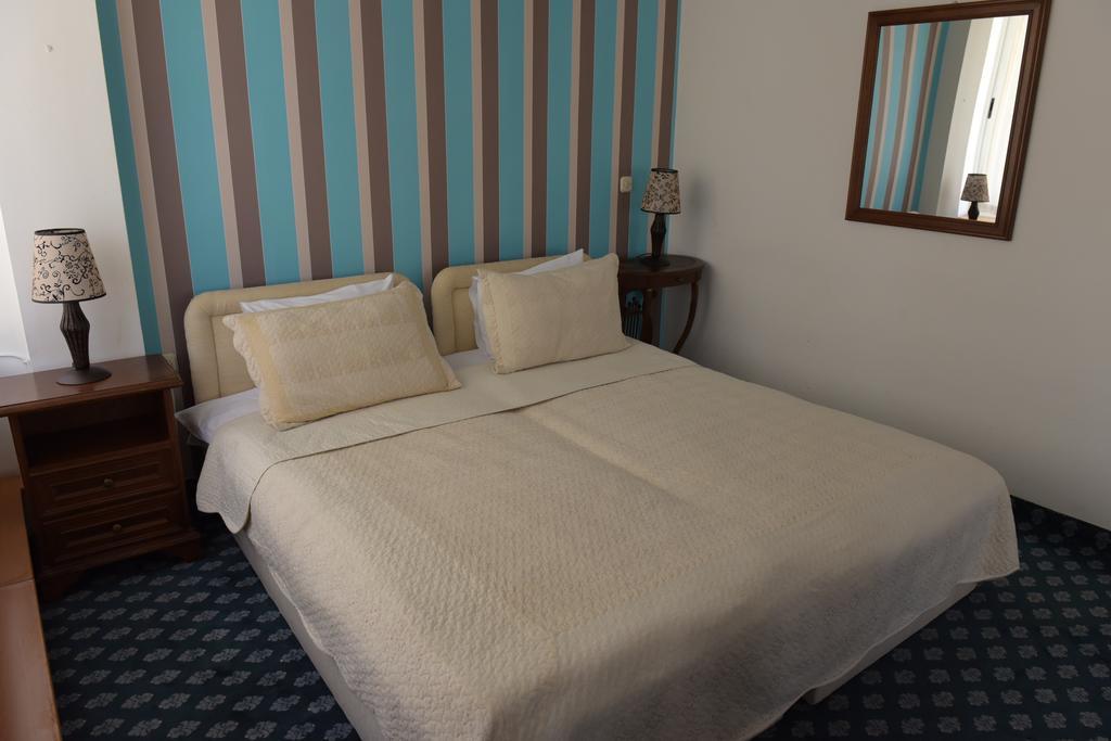 Hotel Residence Inn Skopje Buitenkant foto