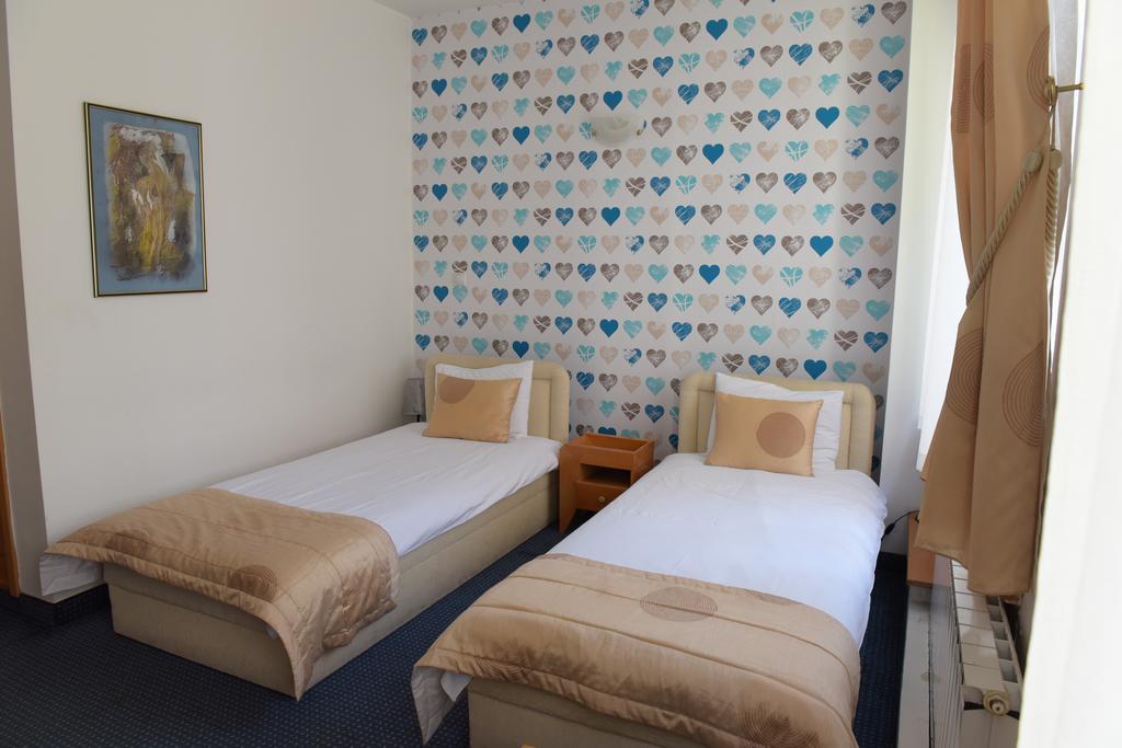 Hotel Residence Inn Skopje Buitenkant foto