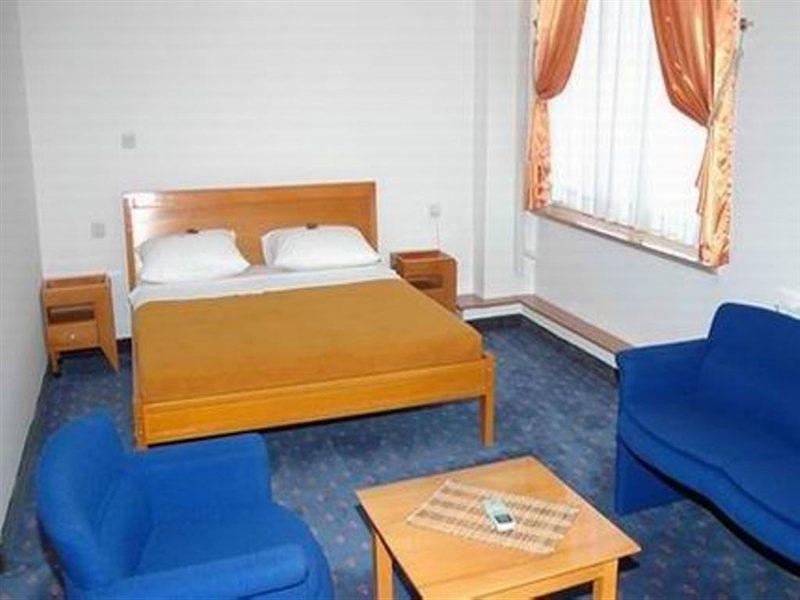 Hotel Residence Inn Skopje Buitenkant foto